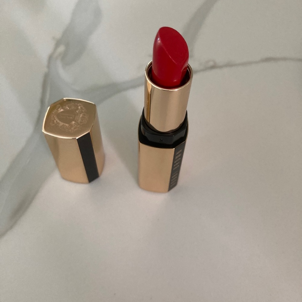 Bobbi Brown Full Size Luxe lipstick.